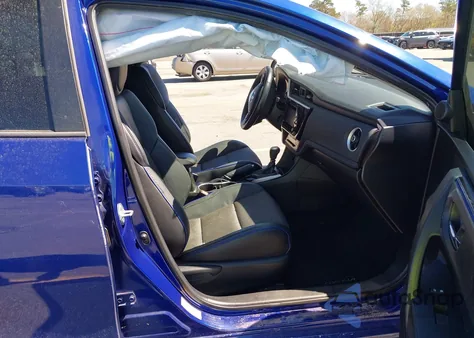 2018 Toyota Corolla Se из США, поврежденный, VIN 5YFBURHE8JP747595